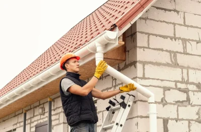 Pose et remplacement de gouttières à Tonnoy